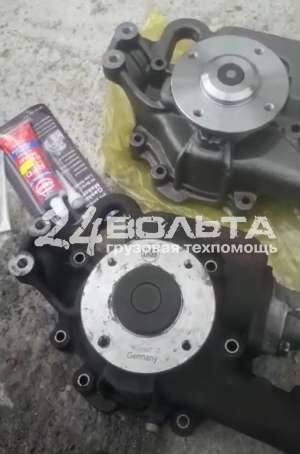 Замена помпы Мерседес Атего
